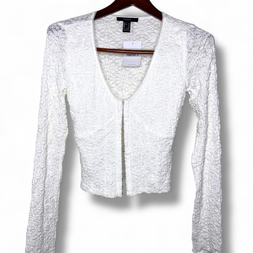 🖤Forever 21 White Textured Lace Top - Picture 2 of 7